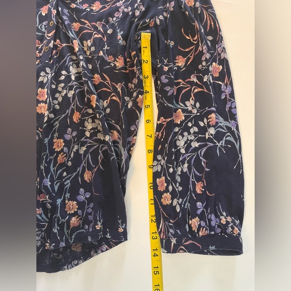 Lucky Brand Floral Printed Henley Top Size Medium - Picture 10 of 10